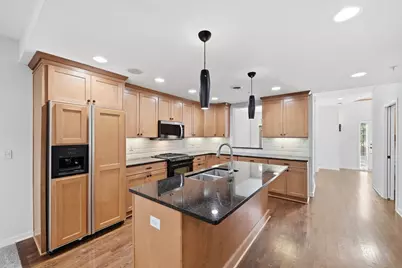 635 Willoughby Way W, Minnetonka, MN 55305 - Photo 2