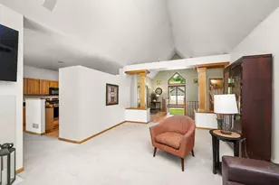 245 Luisa Ct, Chaska, MN 55318 - Photo 4