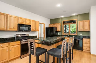 245 Luisa Ct, Chaska, MN 55318 - Photo 6