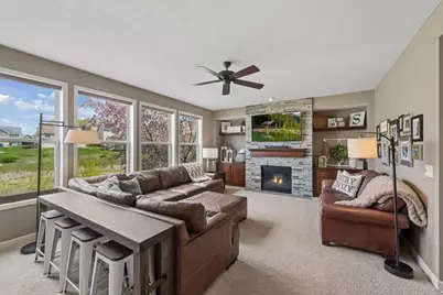 2109 Valley Creek Lane, Shakopee, MN 55379 - Photo 10