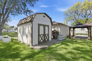 5900 Ensign Ave N, New Hope, MN 55428 - Photo 12