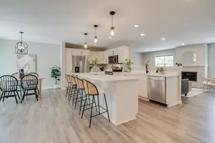 628 10th Ave N, Fargo, ND 58102 - Photo 2