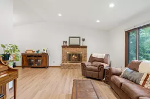 4382 Metcalf Dr, Eagan, MN 55122 - Photo 8