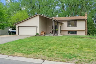 4382 Metcalf Dr, Eagan, MN 55122 - Photo 4