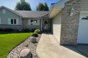 1205 26th St SW, Austin, MN 55912 - Photo 2