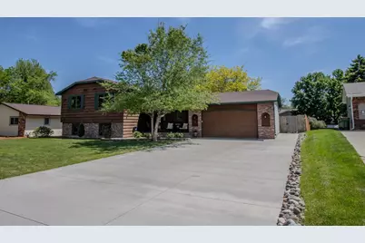 168 108th Avenue NW, Coon Rapids, MN 55448 - Photo 2