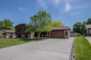 168 108th Ave NW, Coon Rapids, MN 55448 - Photo 2