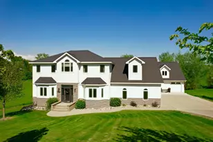1207 S Martin St, Fergus Falls, MN 56537 - Photo 2