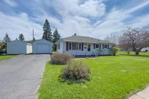53 Banks Blvd, Silver Bay, MN 55614 - Photo 2