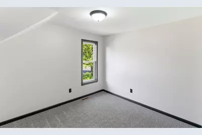 1035 E Main Street, Mankato, MN 56001 - Photo 26