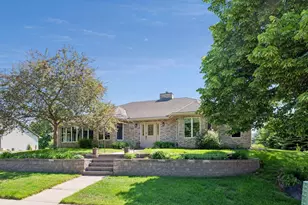 700 Spruce Dr, Hudson, WI 54016 - Photo 2