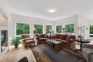 381 Del Rio Dr, Chanhassen, MN 55317 - Photo 8