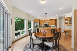 381 Del Rio Dr, Chanhassen, MN 55317 - Photo 24