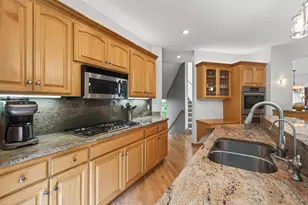 381 Del Rio Dr, Chanhassen, MN 55317 - Photo 32