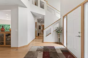 381 Del Rio Dr, Chanhassen, MN 55317 - Photo 14