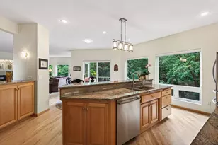 381 Del Rio Dr, Chanhassen, MN 55317 - Photo 28