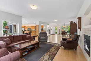 381 Del Rio Dr, Chanhassen, MN 55317 - Photo 22