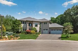 381 Del Rio Dr, Chanhassen, MN 55317 - Photo 12