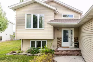 907 11th Ave SE, Barnesville, MN 56514 - Photo 2