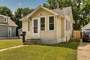 212 10 1/2 Street SE, Rochester, MN 55904 - Photo 2