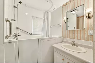 212 10 1/2 Street SE, Rochester, MN 55904 - Photo 16