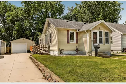 212 10 1/2 Street SE, Rochester, MN 55904 - Photo 1