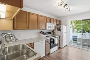 13229 Bush Ln, Eden Prairie, MN 55347 - Photo 10