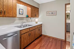 825 Martha Lake Ct, Shoreview, MN 55126 - Photo 6