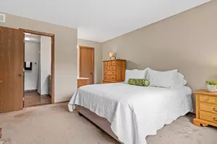 825 Martha Lake Ct, Shoreview, MN 55126 - Photo 12