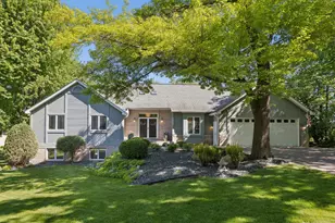 1807 Timberline Trail, Minnetonka, MN 55305 - Photo 4