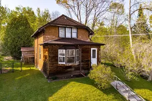 1 St Louis Ct, Duluth, MN 55808 - Photo 1