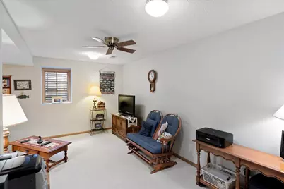 2084 Vierling Drive E, Shakopee, MN 55379 - Photo 32