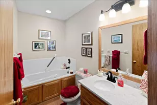 2084 Vierling Dr E, Shakopee, MN 55379 - Photo 26