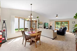 2084 Vierling Dr E, Shakopee, MN 55379 - Photo 20