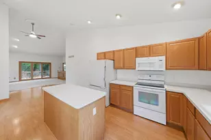 815 Wescott Square, Eagan, MN 55123 - Photo 8
