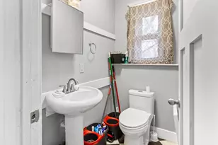 1122 E 5th St, Duluth, MN 55805 - Photo 14
