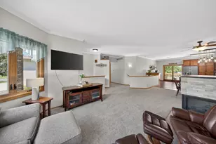 801 Grandview Ct SE, Stewartville, MN 55976 - Photo 8