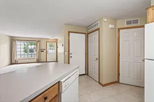 8639 Quarry Ridge Ln, Woodbury, MN 55125 - Photo 8