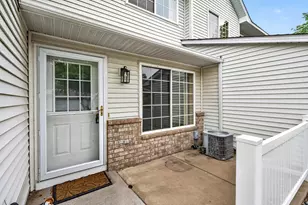 8639 Quarry Ridge Ln, Woodbury, MN 55125 - Photo 2