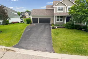 618 Tupelo Way, Chaska, MN 55318 - Photo 2