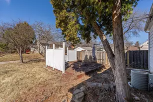 2901 Zenith Ave N, Robbinsdale, MN 55422 - Photo 28