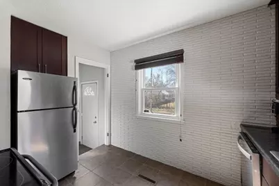 2901 Zenith Avenue N, Robbinsdale, MN 55422 - Photo 8