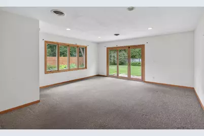2071 Lindy Avenue, Roseville, MN 55113 - Photo 8