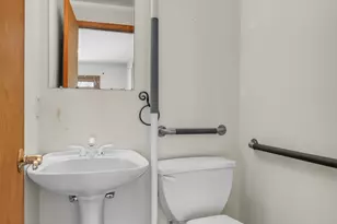 2071 Lindy Ave, Roseville, MN 55113 - Photo 10