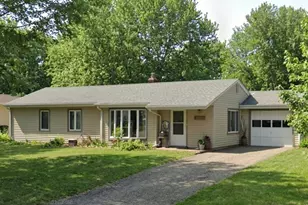 2071 Lindy Ave, Roseville, MN 55113 - Photo 1