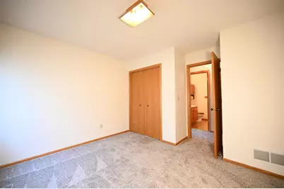 800 Buckingwood Court, Chanhassen, MN 55317 - Photo 10