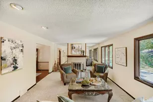 311 E 135th St, Burnsville, MN 55337 - Photo 8