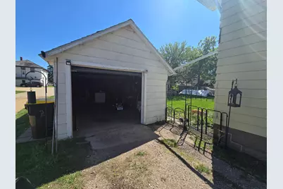 215 W 4th Street, Fairmont, MN 56031 - Photo 32
