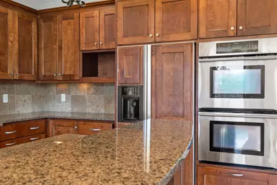 1634 Isabella Parkway, Chaska, MN 55318 - Photo 34