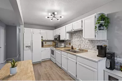 841 Evergreen Circle, Burnsville, MN 55337 - Photo 8
